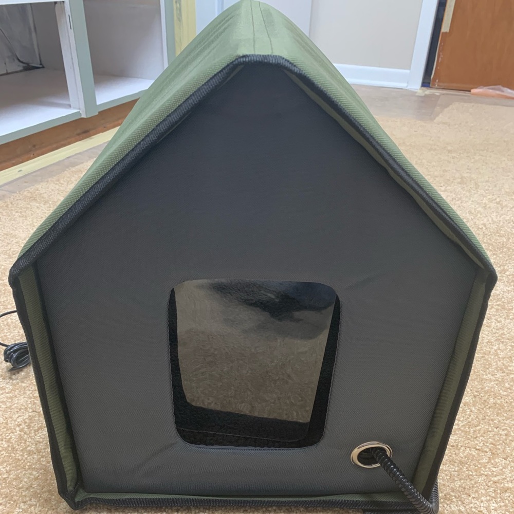 Heated Cat House